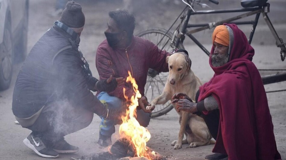 उत्तराखंड राज्य में तूफान और बारिश से ठंड में हुई बढ़ोतरी…. घरों में निकले गरम कंबल…. जानिए कैसा रहेगा आगे का मौसम