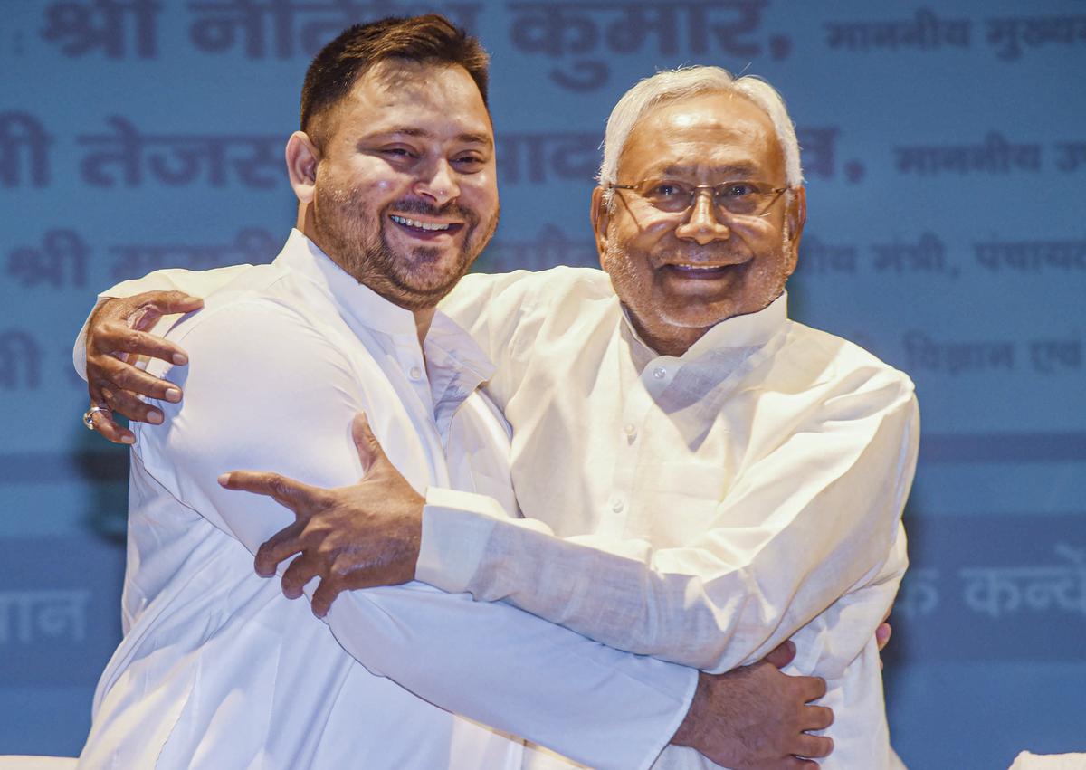 Nitish Kumar के सेक्स एजुकेशन वाले बयान पर बीजेपी का हंगामा, बचाव में उतरे तेजस्वी यादव-देखें